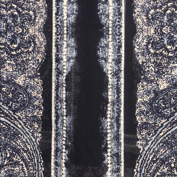 Hannah Lightweight and Flowy Top - Picture 2 of 3